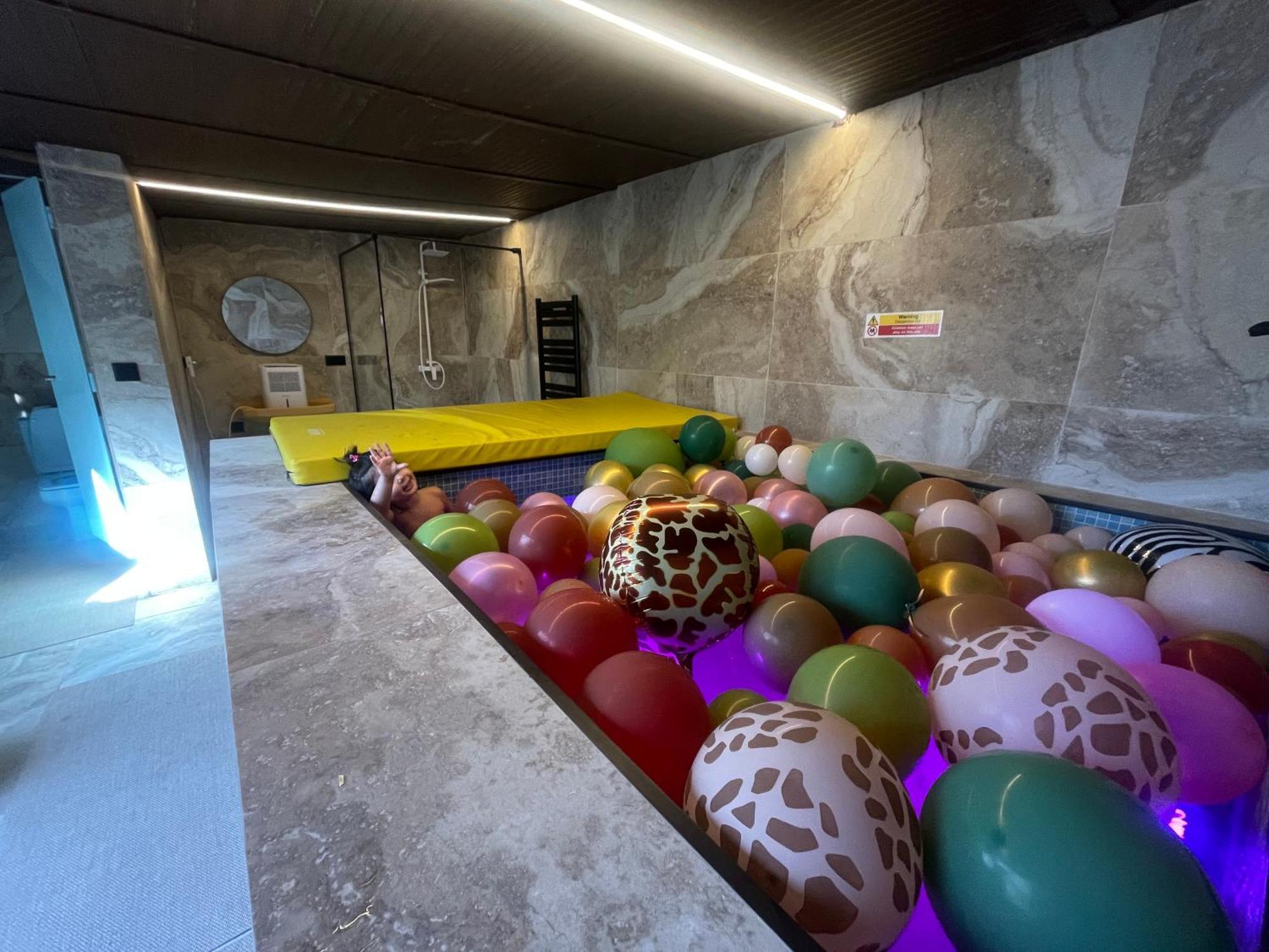 Hearts & Ponies Apartamentos Con Piscinas Privadas Cerca De La Warner Chinchón Exteriér fotografie
